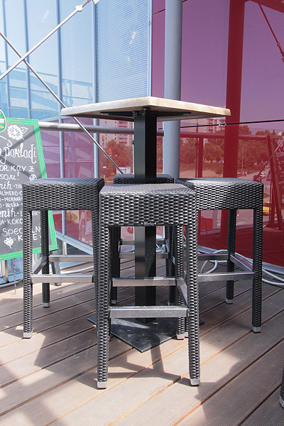CHAIRS-EXTERIOR