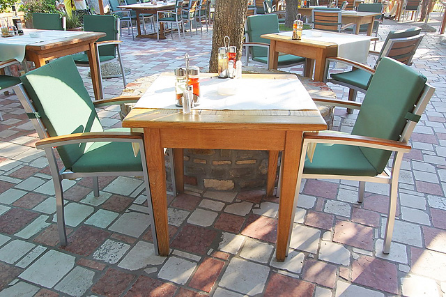 CHAIRS-EXTERIOR