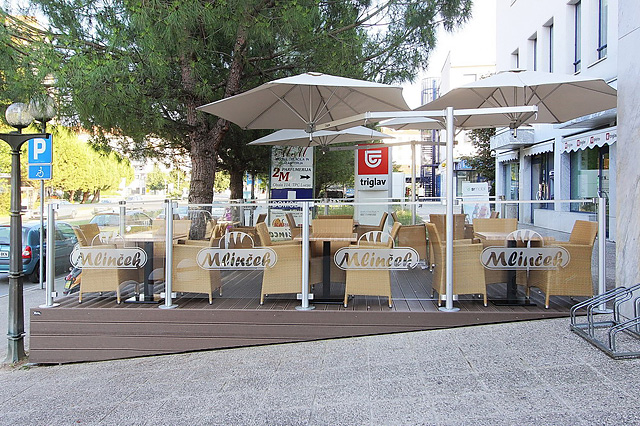 CHAIRS-EXTERIOR